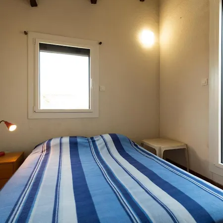 2 Bedroom Duplex With Alcove For 6 *